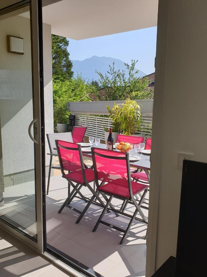 L'Appartement Jardin Avec Vue Montagnes Sévrier Exterior photo